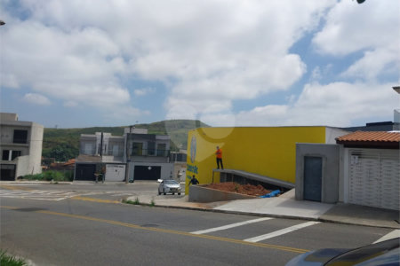 Casa Térrea à venda com 3 quartos, sendo 1 suíte,  em Villa Di Cesar, Mogi das Cruzes, SP