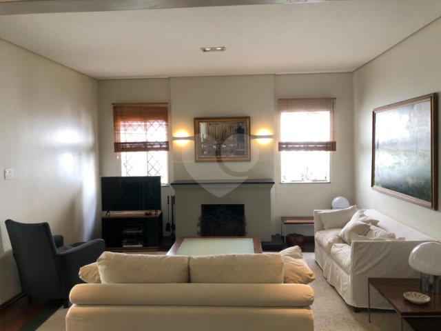 Casa Térrea à venda com 5 quartos, sendo 1 suíte,  em Pacaembú, São Paulo, SP