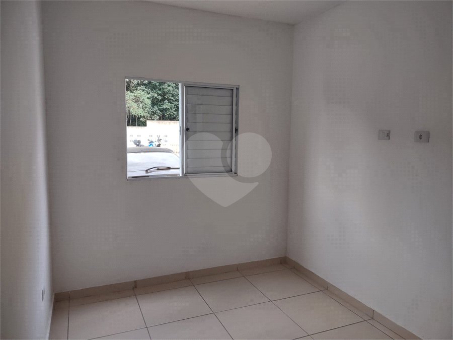 Apartamento à venda com 2 quartos em Reneville, Mairinque, SP