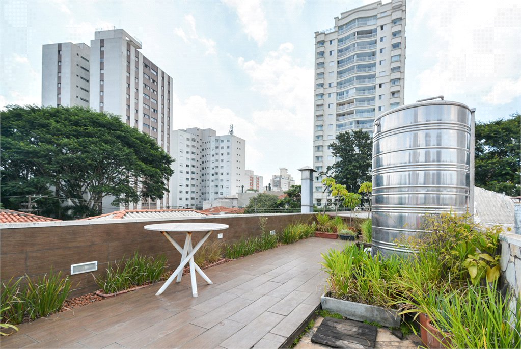 Sobrado à venda ou para alugar com 4 quartos em Vila Clementino, São Paulo, SP