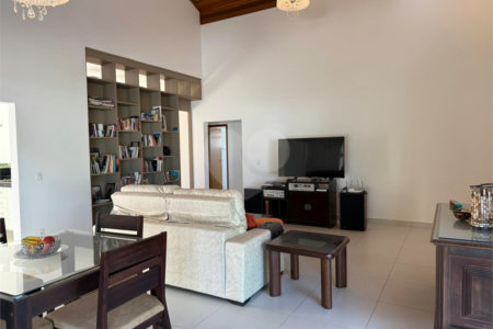 Casa à venda com 3 quartos, sendo 1 suíte, no condomínio Vale do Lago, Sorocaba - SP