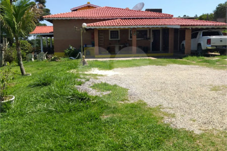 Chácara à venda com 4 quartos, sendo 2 suítes,  em Batatuba, Piracaia, SP