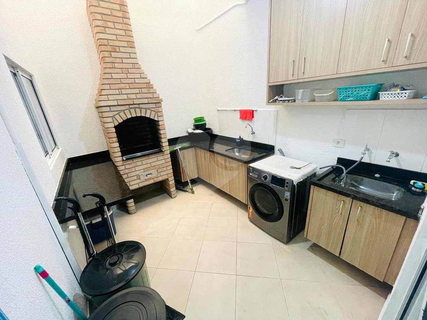 Casa à venda com 3 quartos, sendo 1 suíte,  no condomínio Rafaela I, São Paulo - SP