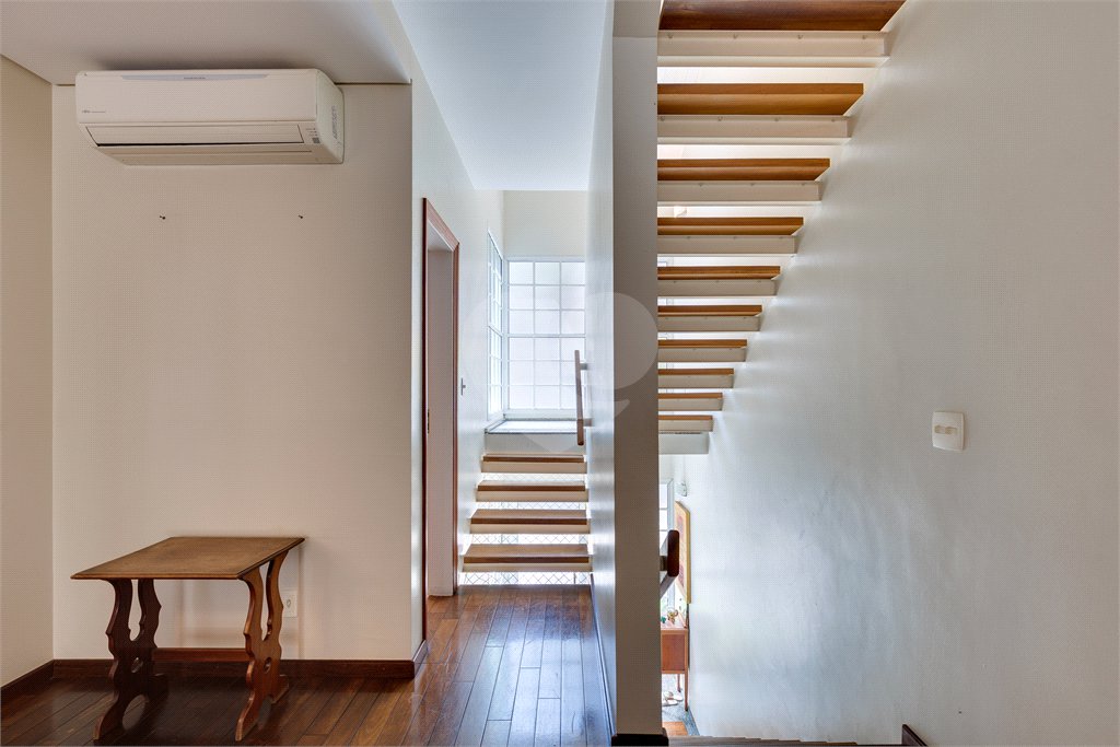 Casa à venda com 4 quartos, sendo 2 suítes, no condomínio Boulevard Saint Michael, São Paulo - SP