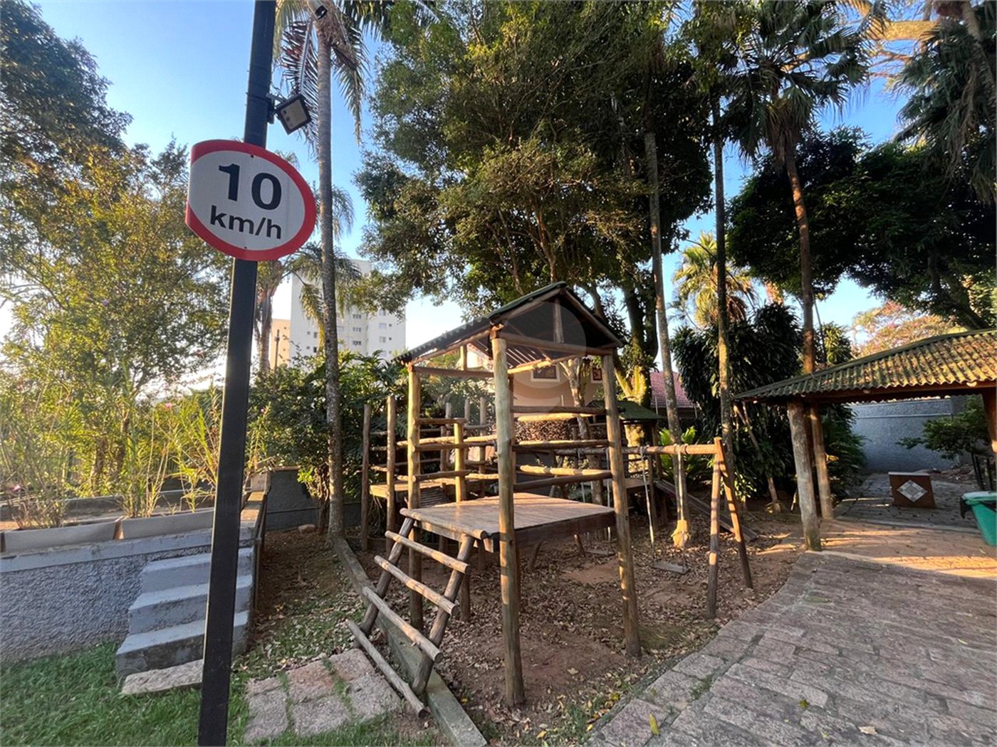 Casa à venda com 3 suítes no condomínio Domus, São Paulo - SP
