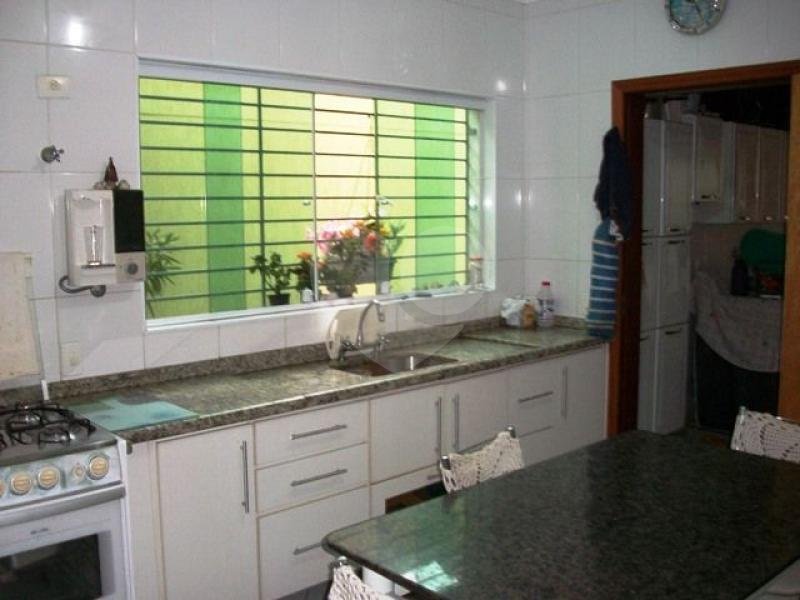 Sobrado à venda com 3 suítes em Parada Inglesa, São Paulo, SP
