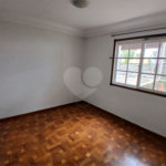 Casa à venda ou para alugar com 3 quartos, sendo 2 suítes, no condomínio Chácara das Rosas, São Paulo - SP