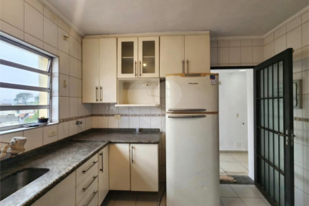 Casa à venda com 3 quartos, sendo 1 suíte,  em Jardim Celeste, São Paulo, SP