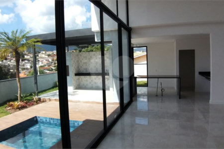 Casa à venda com 3 suítes em Jardim Paulista, Atibaia, SP