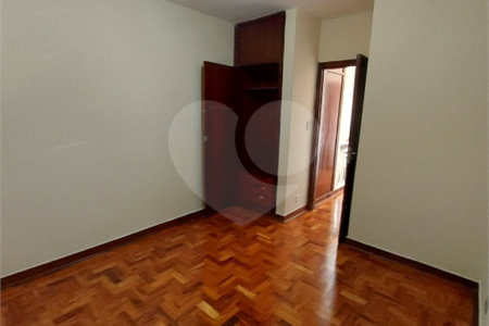 Sobrado à venda com 3 quartos em Vila Gumercindo, São Paulo, SP