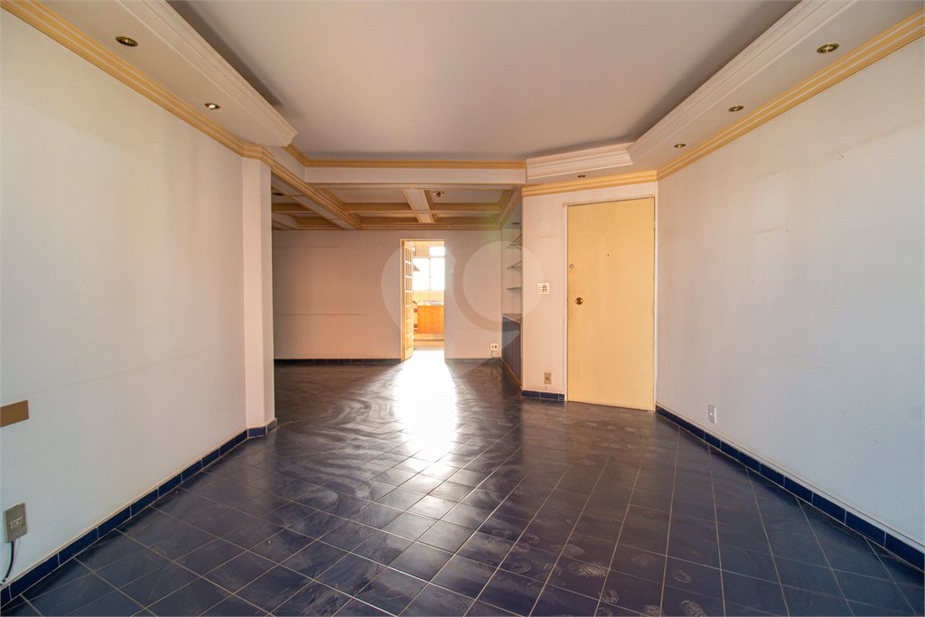 Apartamento à venda com 3 quartos, sendo 1 suíte, em Campo Belo, São Paulo, SP