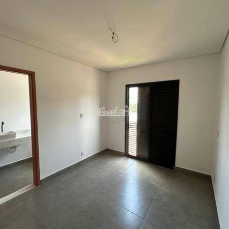 Apartamento à venda com 2 quartos, sendo 2 suítes, no Centro de Atibaia - SP