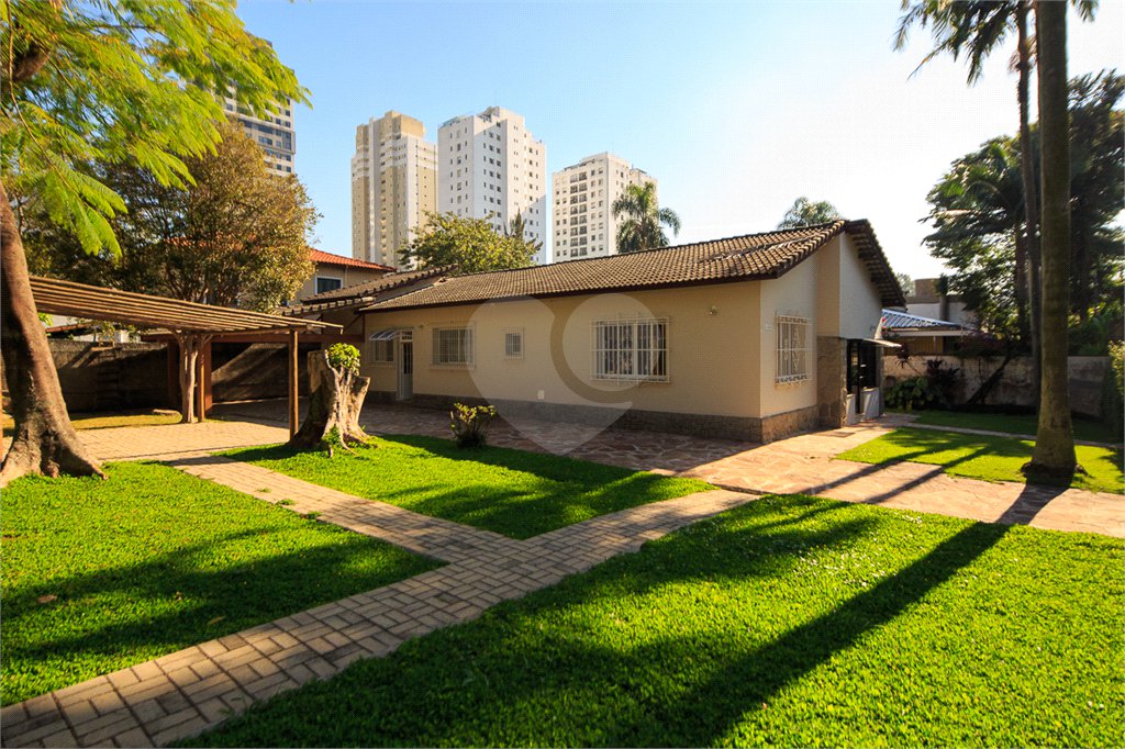 Casa Térrea à venda com 3 quartos, sendo 1 suíte, em Alto da Boa Vista, São Paulo, SP