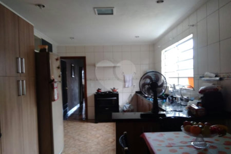 Casa à venda com 4 quartos, sendo 2 suítes, em Jardim Vila Galvão, Guarulhos, SP