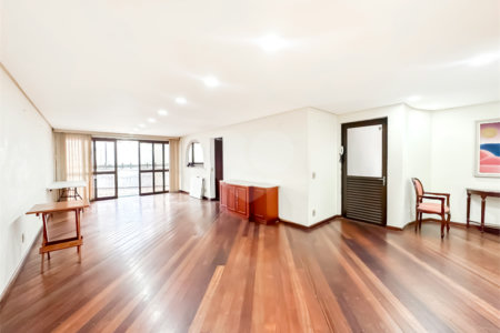 Apartamento à venda com 4 quartos, sendo 2 suítes, em Alto da Boa Vista, São Paulo, SP