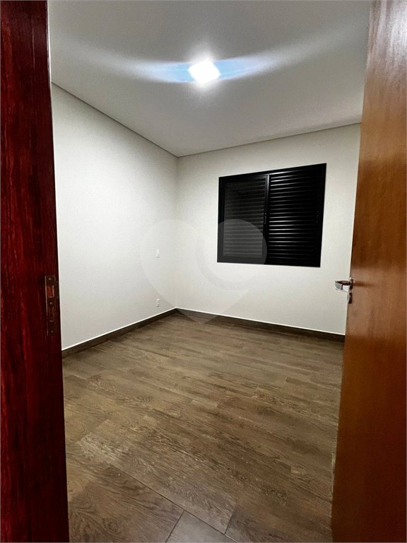 Casa à venda com 3 quartos, sendo 1 suíte, no condomínio Village Moutonnée, Salto - SP