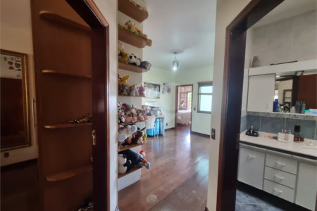 Sobrado à venda com 3 quartos, sendo 1 suíte,  em Vila Trujillo, Sorocaba, SP