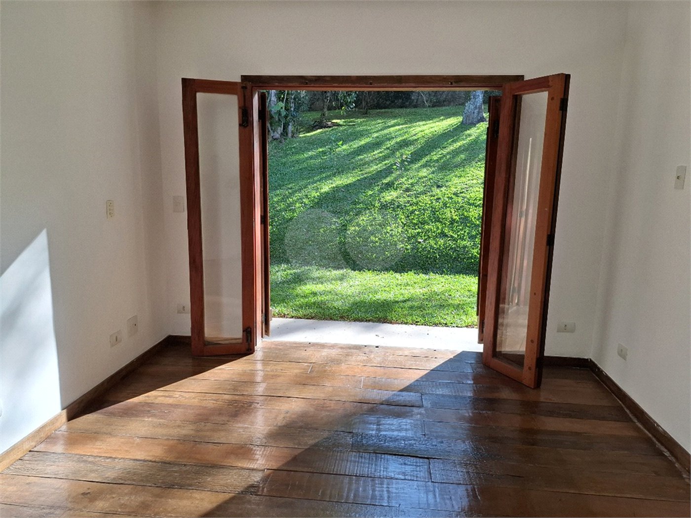 Casa Térrea à venda com 2 suítes em Serra da Cantareira, Mairiporã, SP