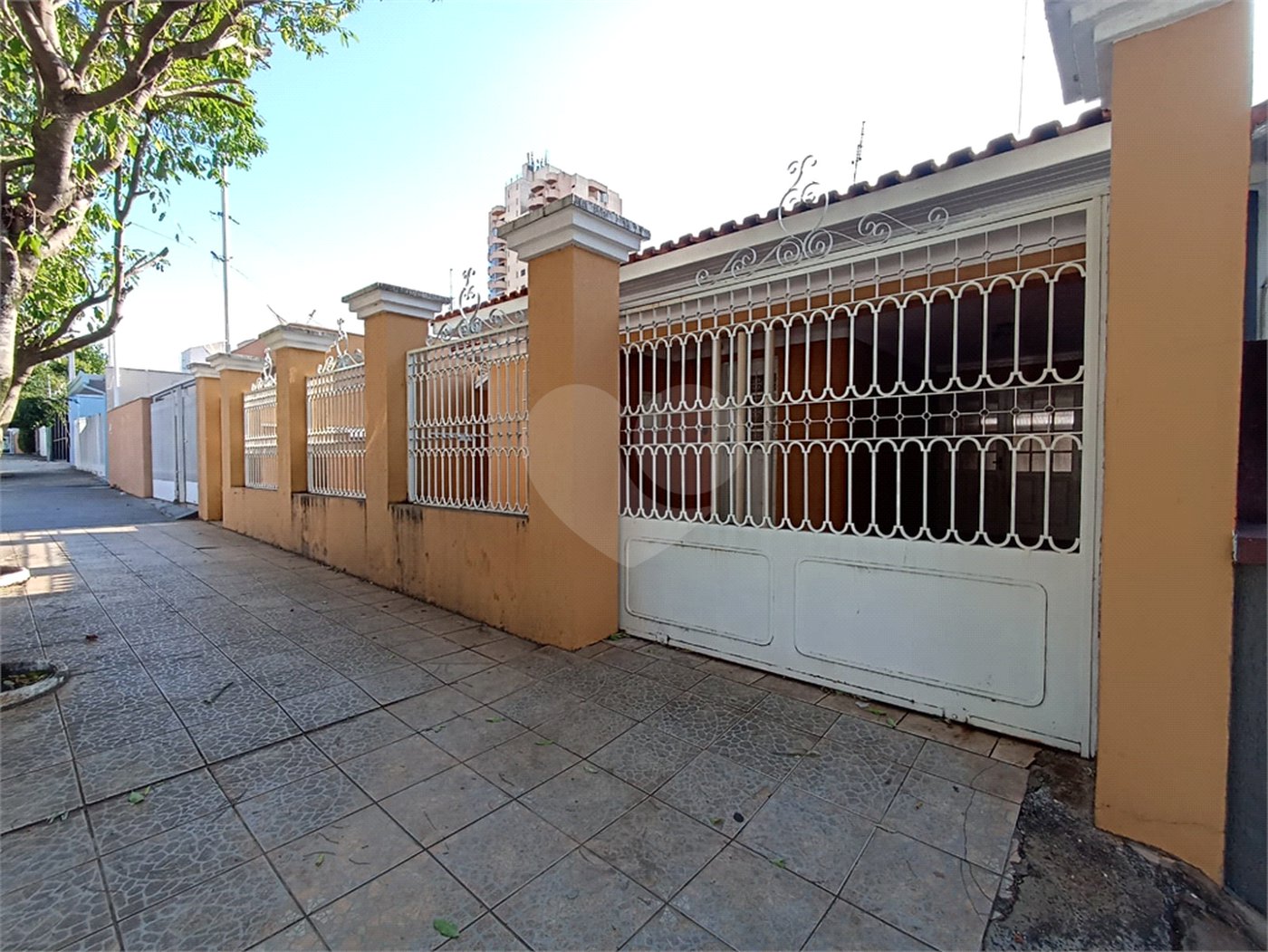 Casa à venda com 3 quartos, sendo 2 suítes,  no Centro, Itapetininga, SP