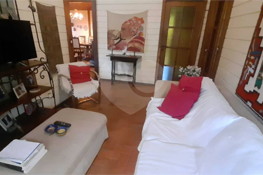 Casa à venda ou para alugar com 4 quartos, sendo 2 suítes, em Serra da Cantareira, Mairiporã, SP