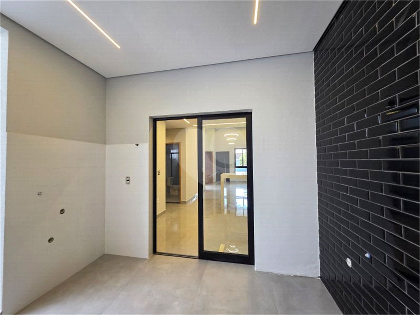 Casa à venda com 3 quartos, sendo 1 suíte,  no condomínio Jardim Residencial Villagio Ipanema I, Sorocaba - SP