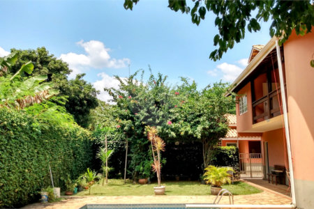 Casa à venda com 4 quartos, sendo 1 suíte, no condomínio Residencial Vale das Laranjeiras, Indaiatuba - SP