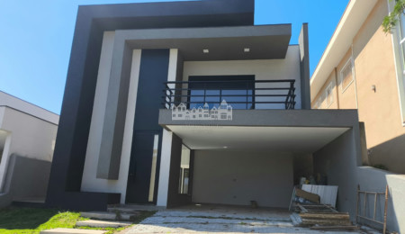Casa à venda com 5 quartos, sendo 3 suítes,  no condomínio Figueira Garden, Atibaia - SP
