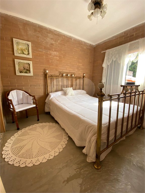 Casa à venda com 5 quartos, sendo 3 suítes,  em Jardim dos Pinheiros, Atibaia, SP