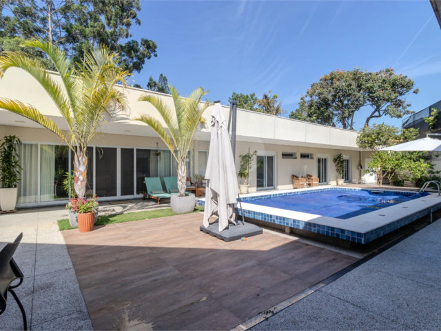 Casa à venda com 4 suítes em Interlagos, São Paulo, SP