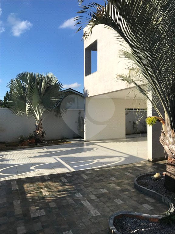 Casa à venda com 5 quartos, sendo 3 suítes, em Loteamento Jardim Morumbi, Atibaia, SP