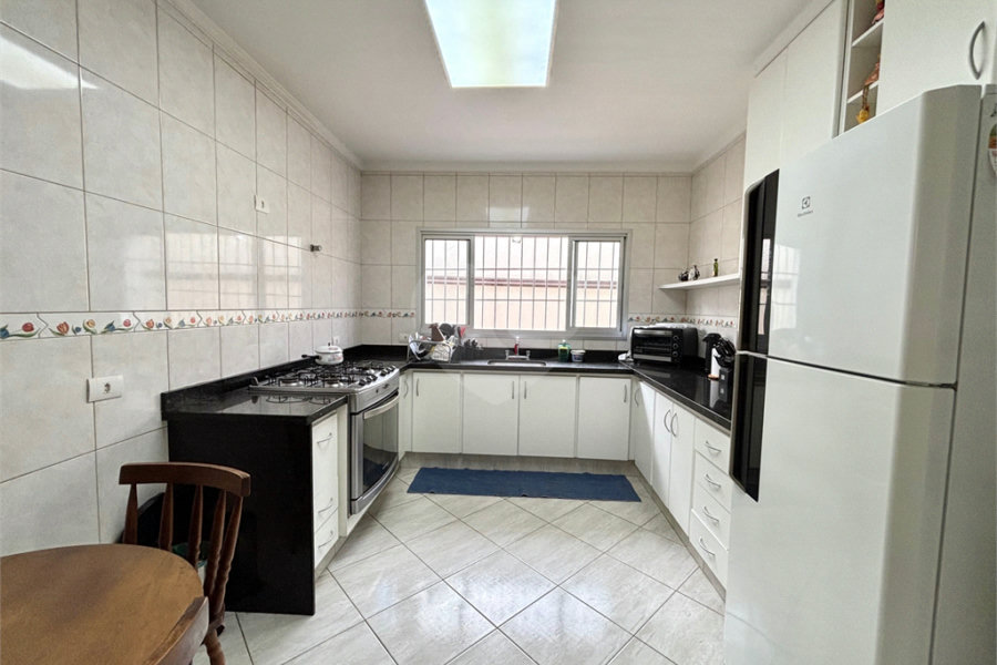 Sobrado à venda com 6 quartos, sendo 5 suítes, em Tremembé, São Paulo, SP