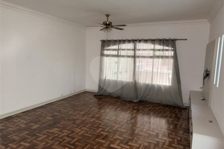Sobrado à venda com 2 suítes em Vila Marari, São Paulo, SP