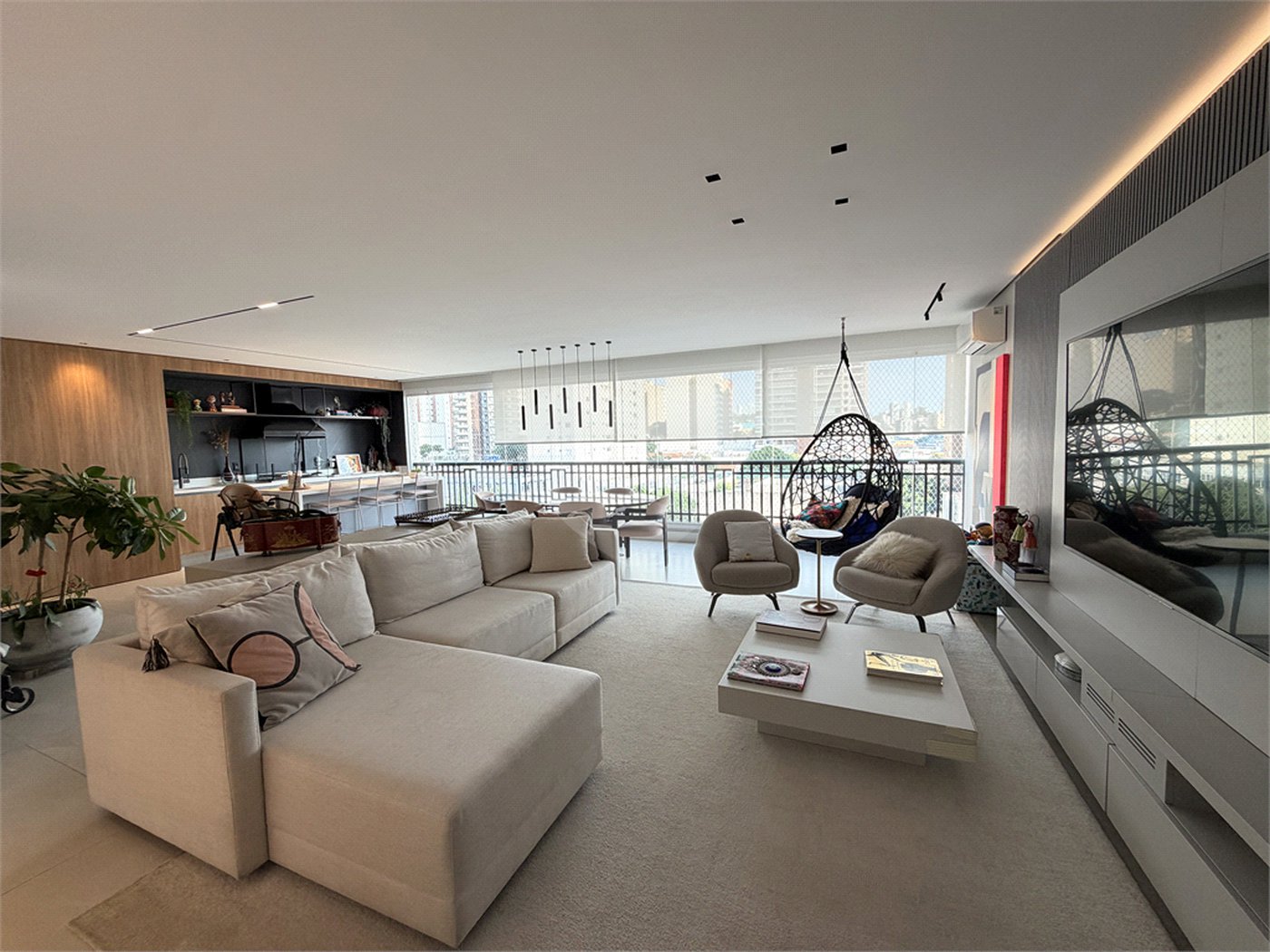 Apartamento à venda com 3 suítes em Vila Romana, São Paulo, SP