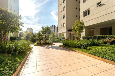 Apartamento à venda com 3 quartos, sendo 1 suíte,  em Vila Andrade, São Paulo, SP