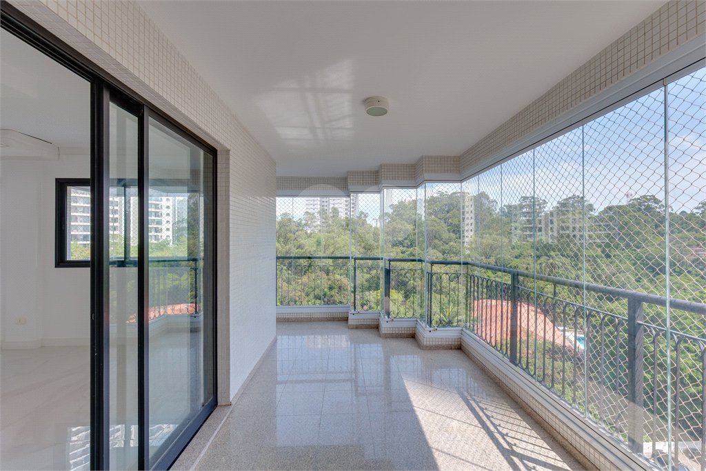 Apartamento à venda com 4 suítes em Jardim Marajoara, São Paulo, SP