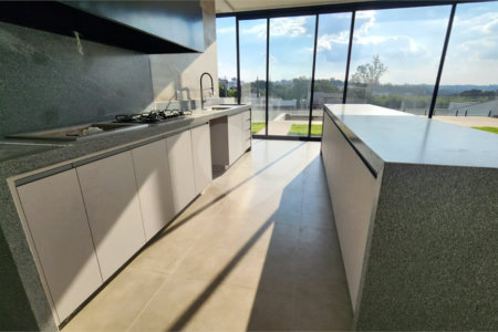 Casa à venda com 3 suítes no condomínio Santa Isabel I, Louveira - SP