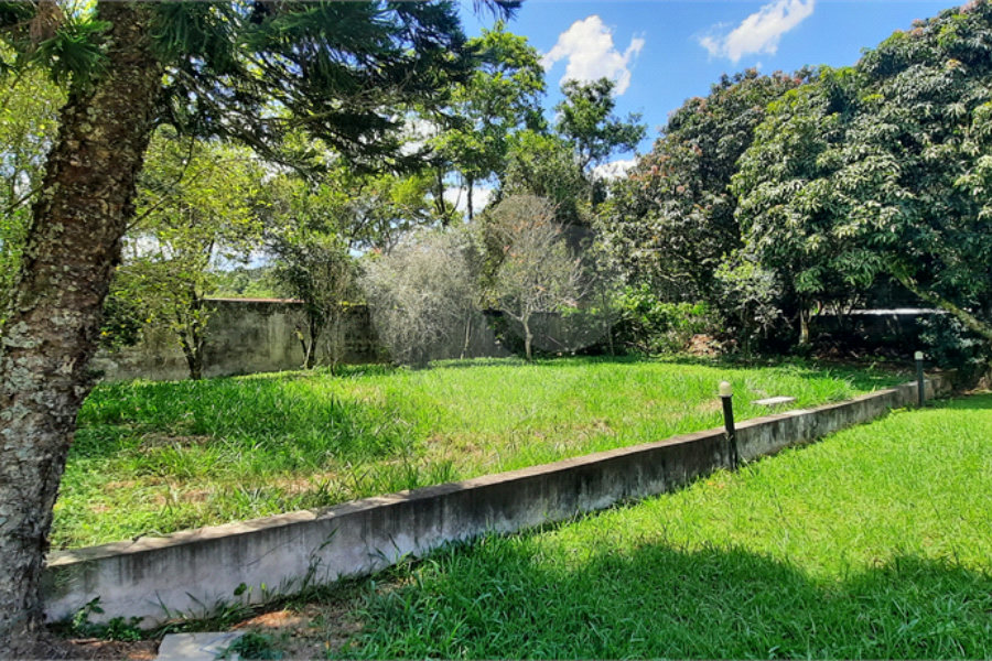 Casa à venda ou para alugar com 4 quartos, sendo 2 suítes, em Mantiqueira, Mairiporã, SP