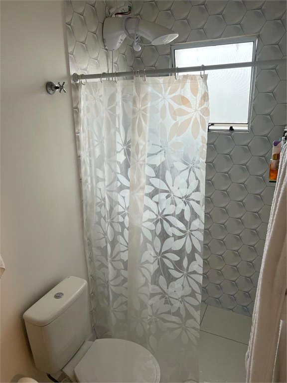 Casa à venda com 2 suítes no condomínio Jd. Avelino II, São Paulo - SP