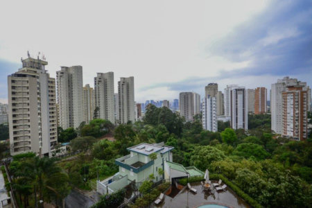 Apartamento à venda com 4 quartos, sendo 2 suítes,  em Paraíso do Morumbi, São Paulo, SP