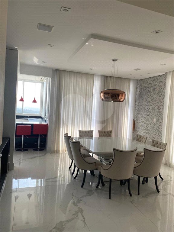 Casa à venda com 4 quartos, sendo 3 suítes, no condomínio Brisa 1, Mogi das Cruzes - SP