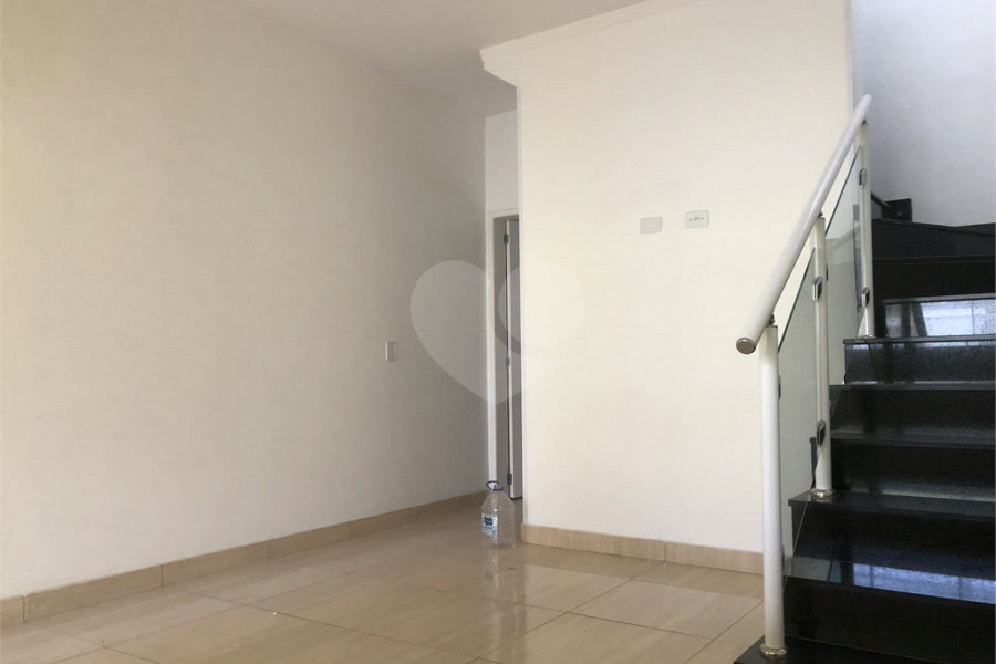 Sobrado à venda com 3 suítes em Parada Inglesa, São Paulo, SP