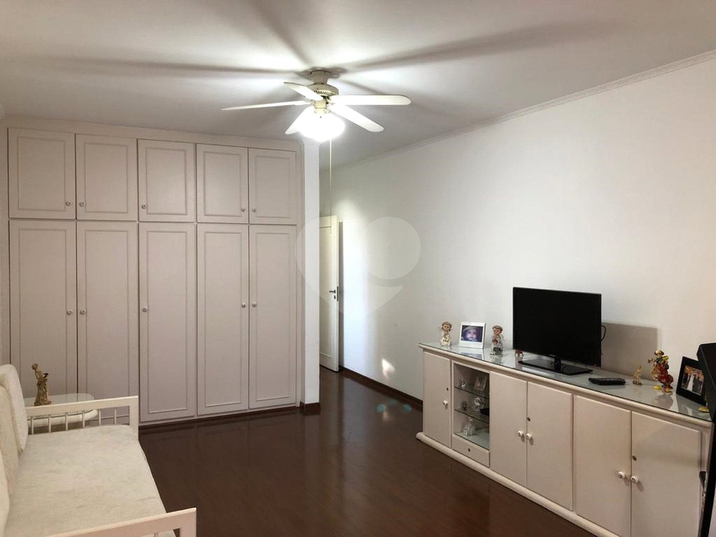 Sobrado à venda com 5 quartos, sendo 3 suítes, em Tremembé, São Paulo, SP
