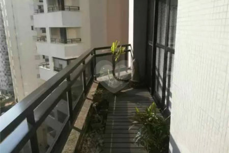 Apartamento à venda com 4 quartos, sendo 2 suítes, em Santa Teresinha, São Paulo, SP
