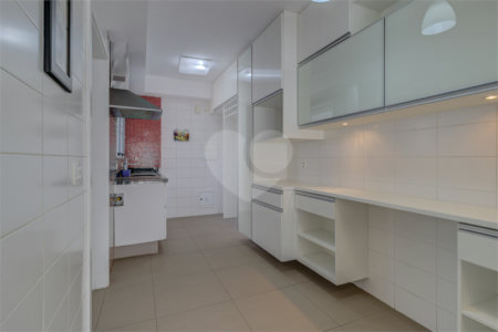 Apartamento à venda com 4 quartos, sendo 3 suítes, em Alto da Boa Vista, São Paulo, SP