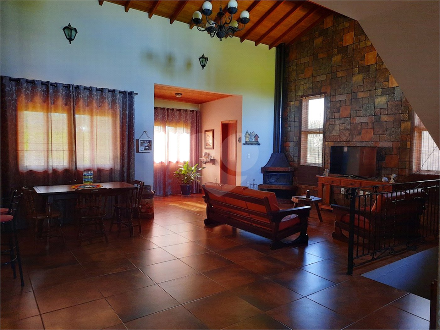 Casa à venda com 3 quartos, sendo 1 suíte,  no condomínio Village Ipanema 1, Araçoiaba da Serra - SP