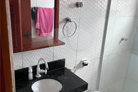 Sobrado à venda com 5 quartos, sendo 2 suítes,  em Jardim da Granja, São José dos Campos, SP