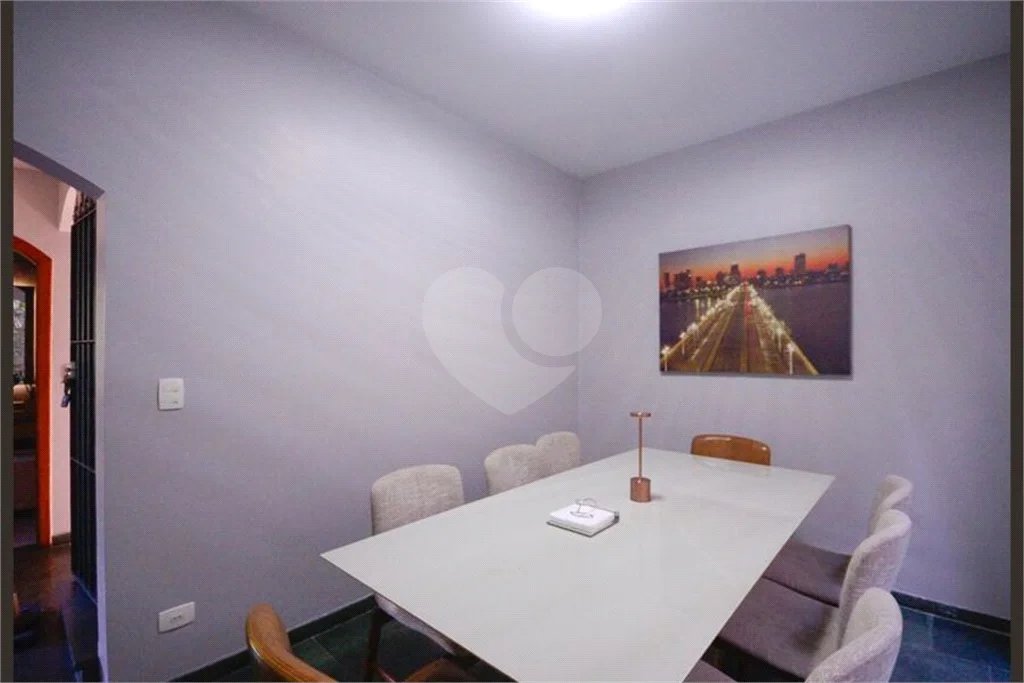 Casa com 4 Dormitórios sendo 1 suíte, com 3 Vagas