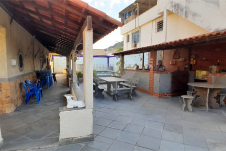 Casa à venda com 4 quartos, sendo 1 suíte, em Bangu, Rio de Janeiro, RJ