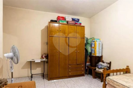 Sobrado à venda com 4 quartos, sendo 1 suíte,  em Vila Dalila, São Paulo, SP
