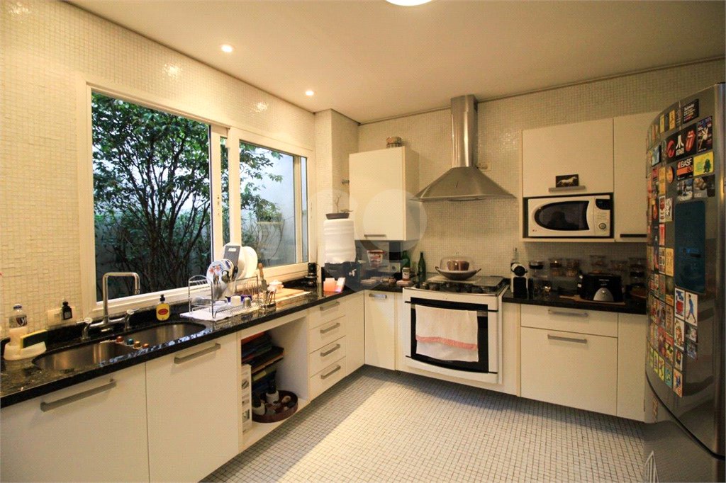 Casa à venda ou para alugar com 5 quartos, sendo 3 suítes, em Vila Madalena, São Paulo, SP